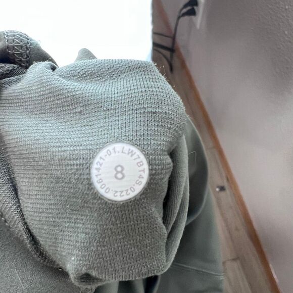 Lululemon High Rise Biker Shorts 8” Olive Green Size 8 - Picture 3 of 4